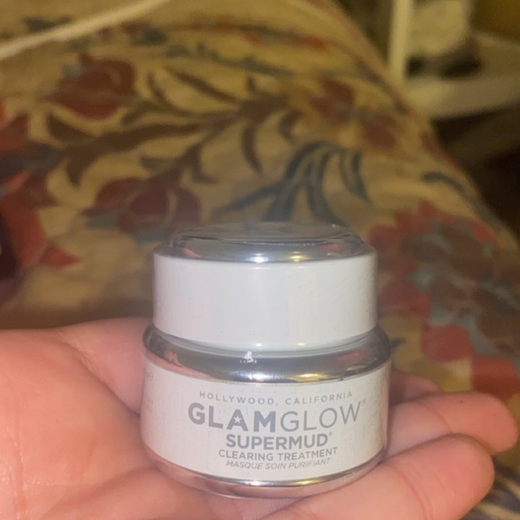 Glam glow super mud clearing treatment - Picture 1 of 1
